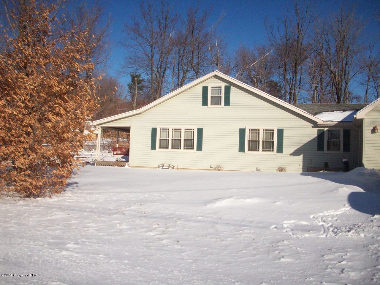 706 Ross Road Tobyhanna, PA 18466 - Photo 9 of 9 SIDE VIEW