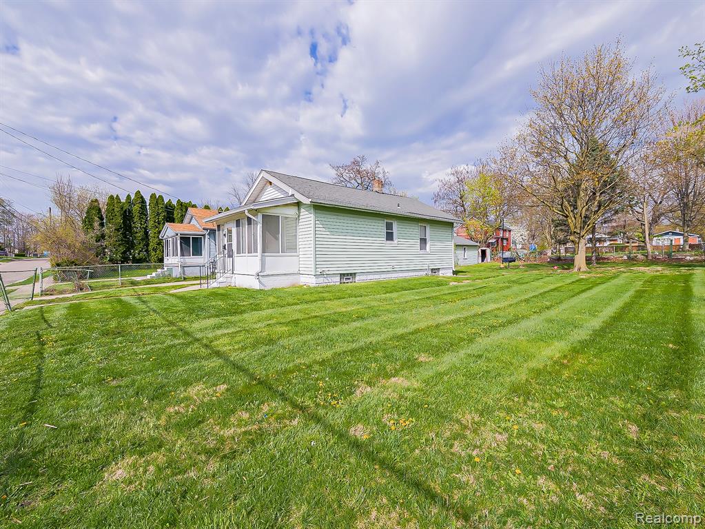 245 South Edith Street Pontiac, MI 48342 - Photo 24 of 30
