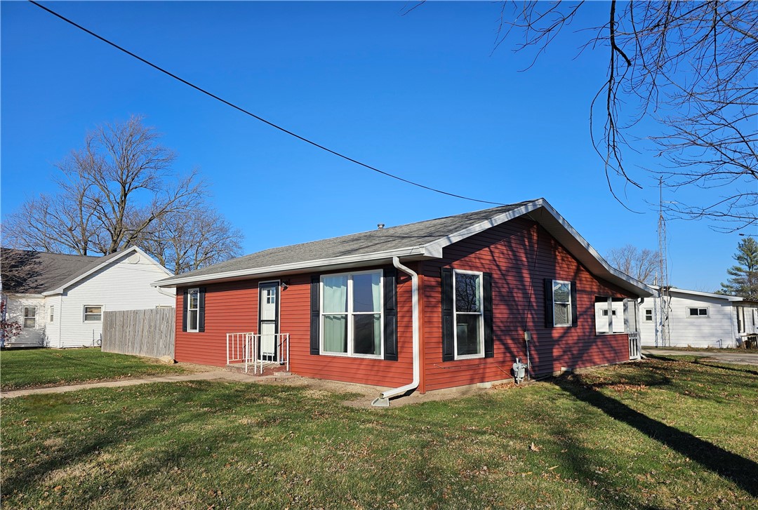303 North Oakland Road Ashmore, IL 61912 - Photo 1 of 23
