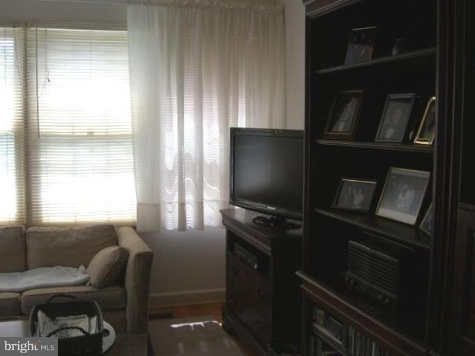 2477 Five Shillings Road Frederick, MD 21701 - Photo 23 of 25 Family Room