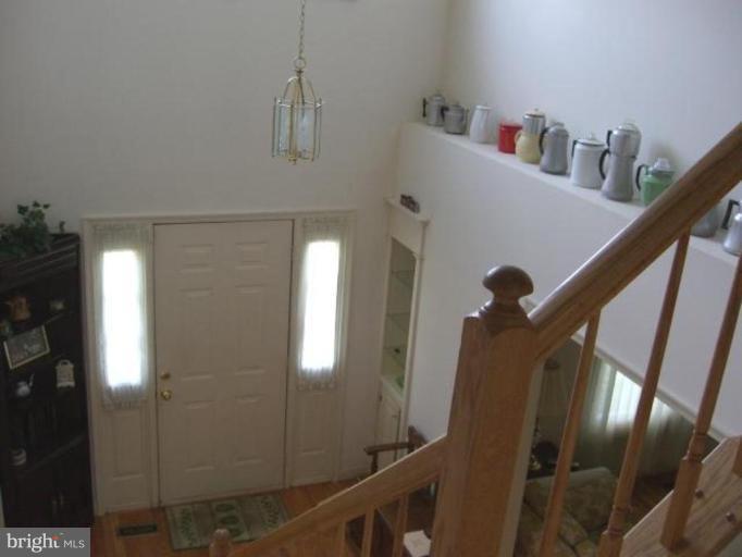 2477 Five Shillings Road Frederick, MD 21701 - Photo 4 of 25 Entrance / Foyer