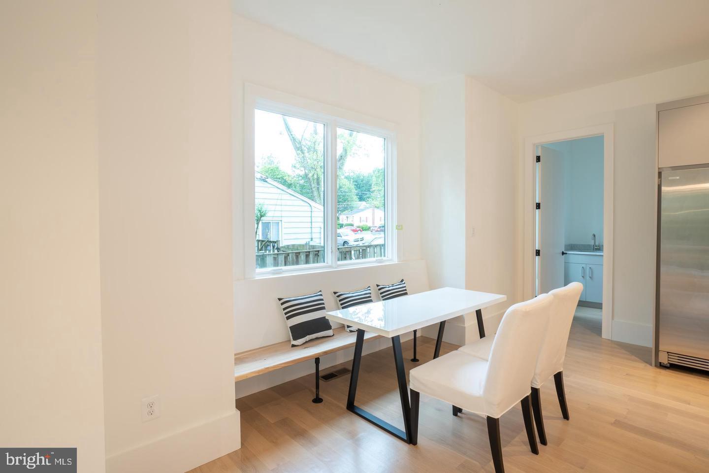 110 Tapawingo Road Southwest Vienna, VA 22180 - Photo 24 of 69 Breakfast bench with larger windows