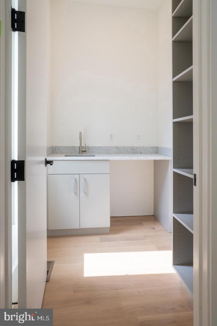 110 Tapawingo Road Southwest Vienna, VA 22180 - Photo 25 of 69 Butler pantry off kitchen