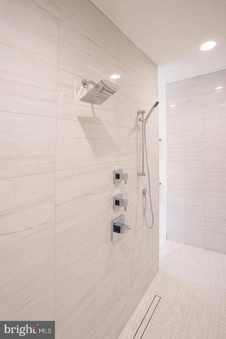 110 Tapawingo Road Southwest Vienna, VA 22180 - Photo 39 of 69 Master shower for two