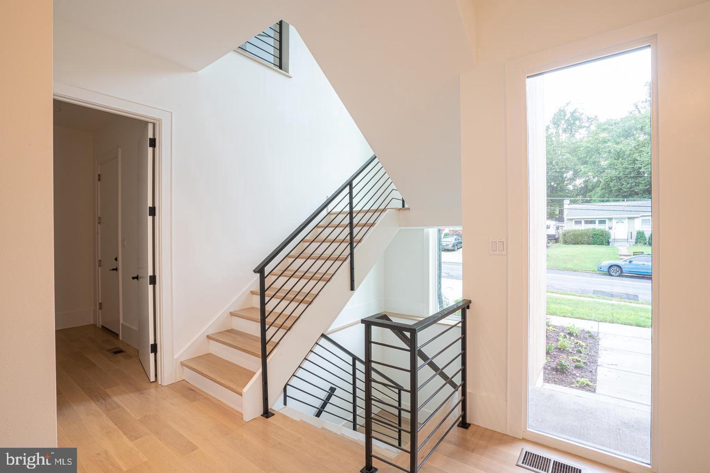 110 Tapawingo Road Southwest Vienna, VA 22180 - Photo 6 of 69 Open Foyer