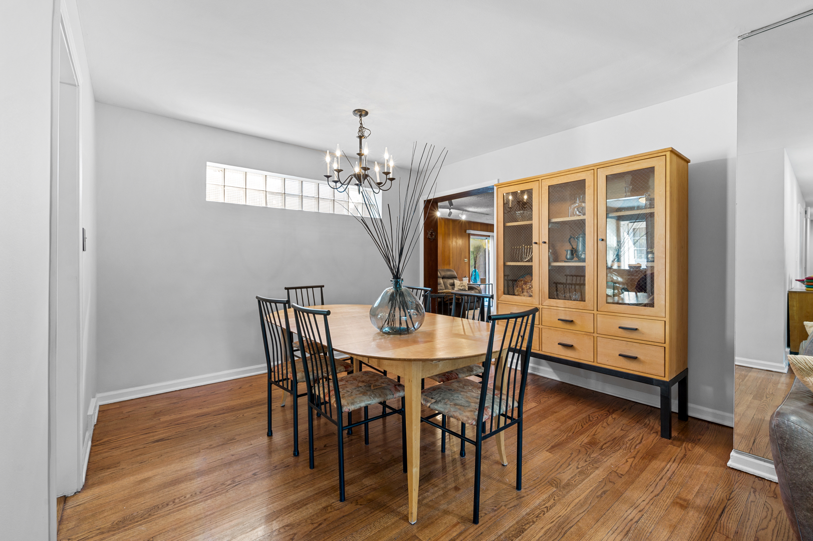 3701 Roth Terrace Skokie, IL 60076 - Photo 7 of 50