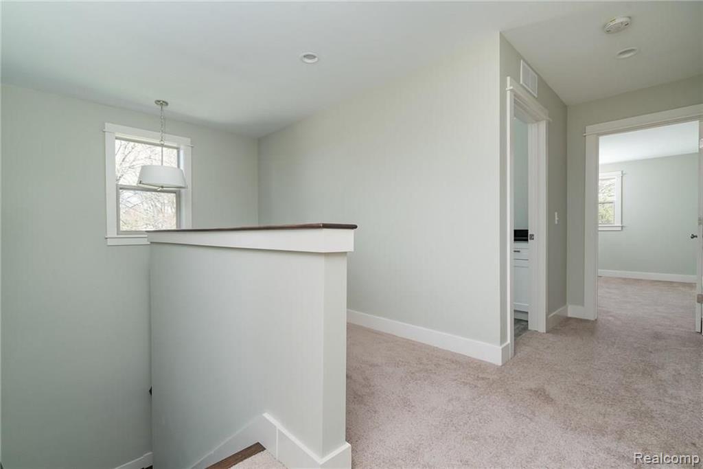 339 Lothrop Road Grosse Pointe Farms, MI 48236 - Photo 14 of 31