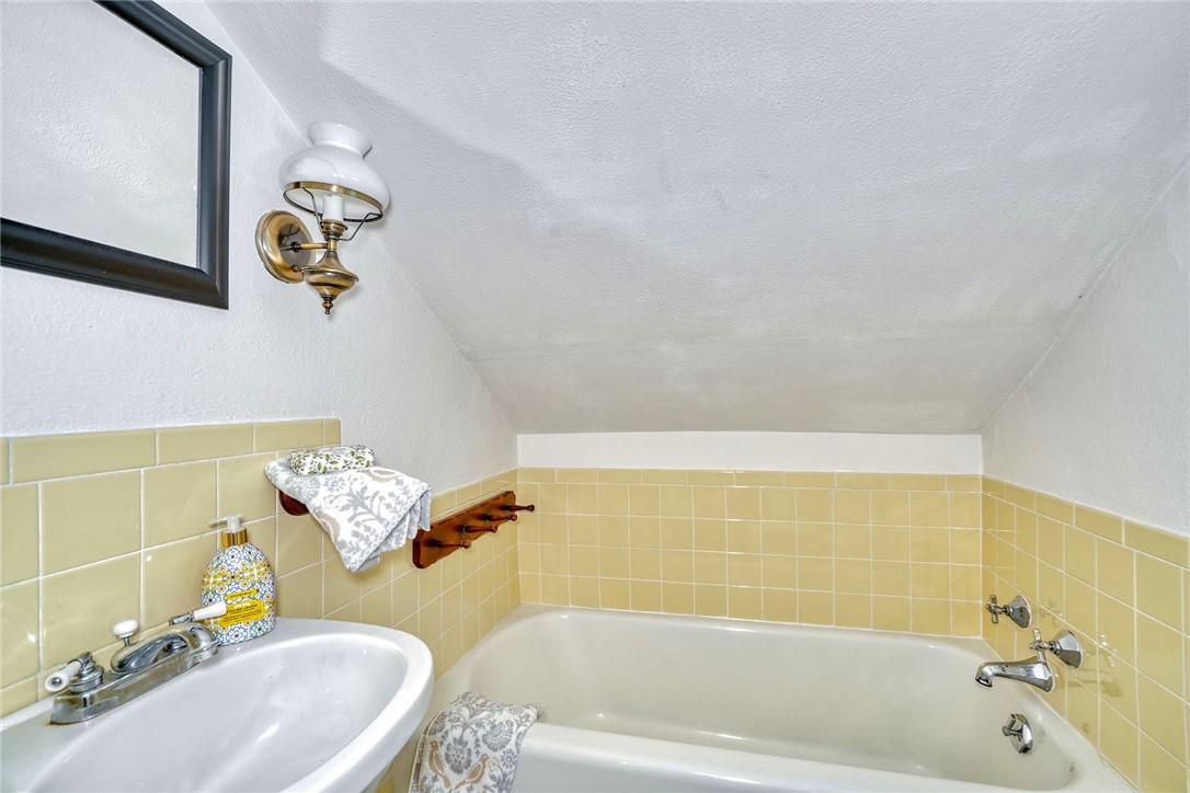 1023 Brown Road Irondequoit, NY 14622 - Photo 29 of 46 2nd floor tiled bathroom with soaking tub!