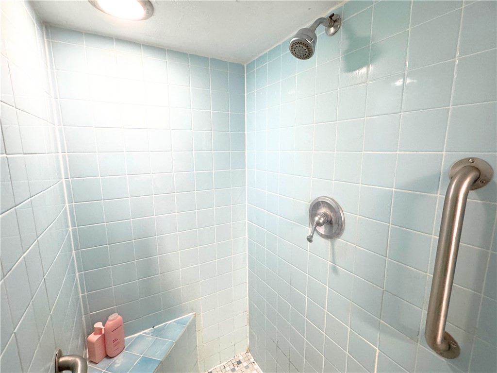 1023 Brown Road Irondequoit, NY 14622 - Photo 34 of 46 full stand up tiled shower