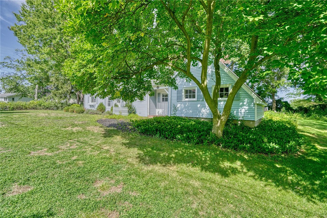 1023 Brown Road Irondequoit, NY 14622 - Photo 44 of 46 Private drive setting- south side of the house