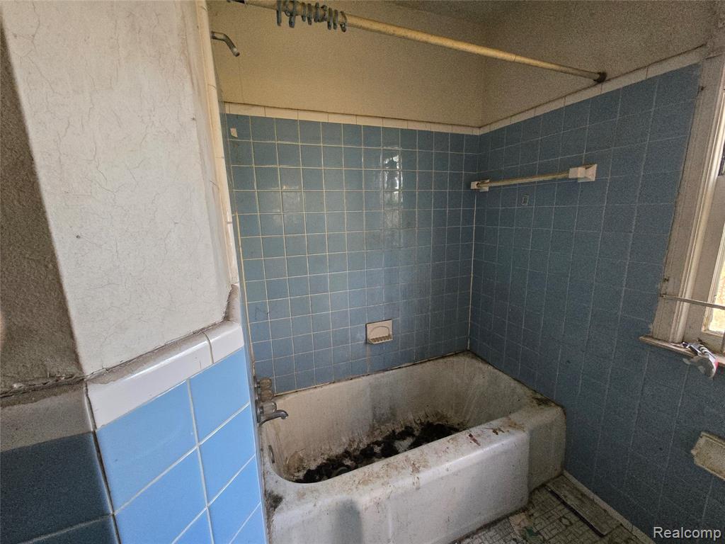 9634 Evergreen Road Detroit, MI 48228 - Photo 4 of 7 Gallery Image 4