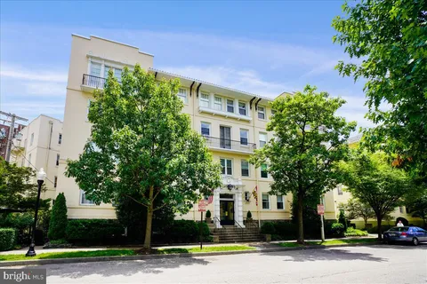 $415,000 | 3405 Greenway, Unit 206, Baltimore, MD 21218