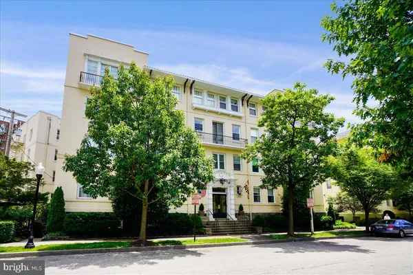 $415,000 | 3405 Greenway, Unit 206, Baltimore, MD 21218