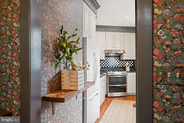 $415,000 | 3405 Greenway, Unit 206, Baltimore, MD 21218