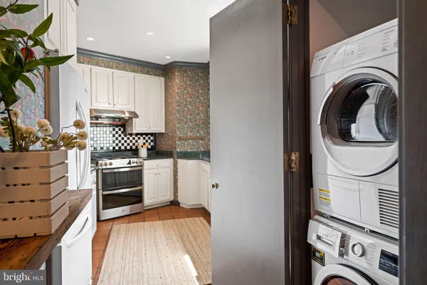 $415,000 | 3405 Greenway, Unit 206, Baltimore, MD 21218