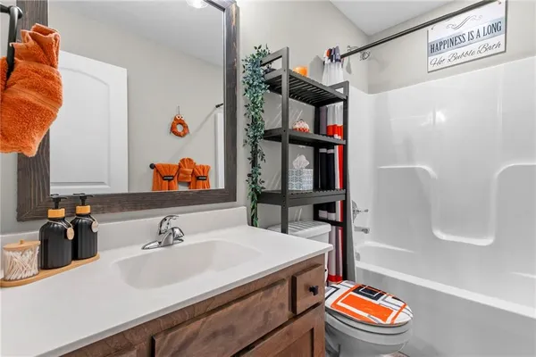 $430,000 | 1404 Northwest Maple Drive, Grain Valley, MO 64029