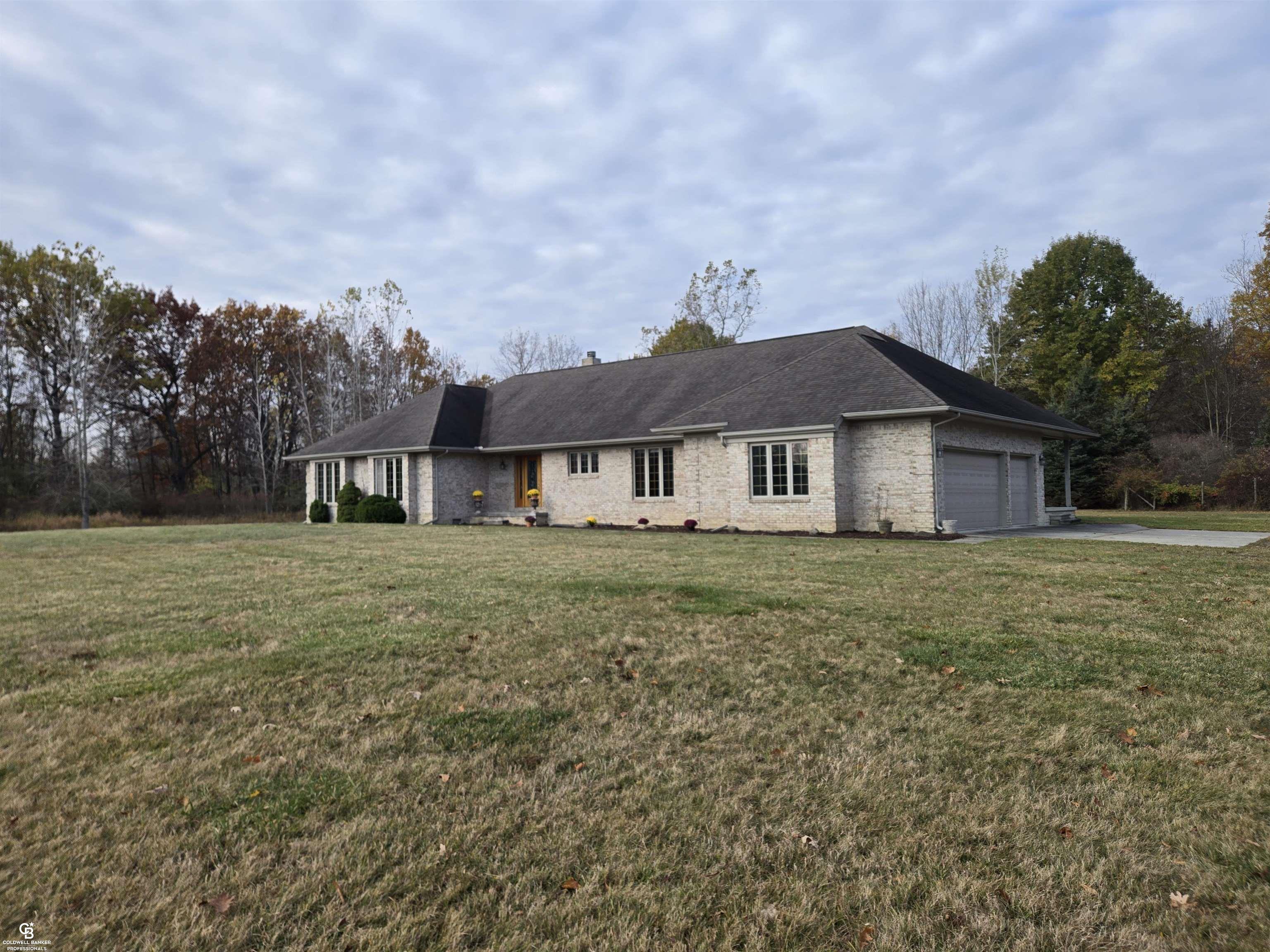 6151 Duce Road Avoca, MI 48006 - Photo 4 of 57 50193207-39f95a43-84bf-4f14-bbc7-51dc8524603f.JPG