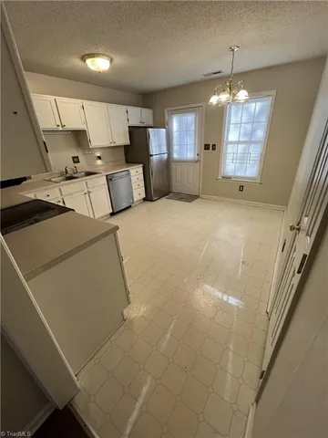 $1,400 | 2551 Ambassador Court, High Point, NC 27265