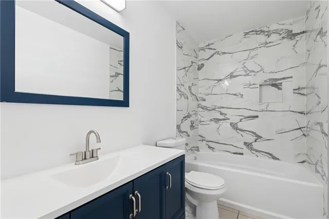 $369,900 | 3205 Lake Trail Drive, Metairie, LA 70003