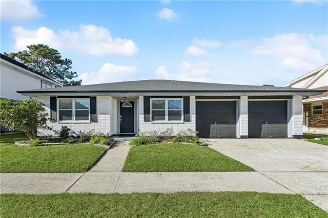 $369,900 | 3205 Lake Trail Drive, Metairie, LA 70003