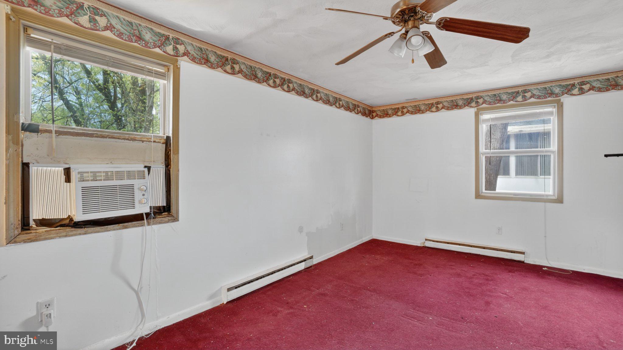 4 Boxwood Road Annapolis, MD 21403 - Photo 11 of 24 Bright and airy room with charm.