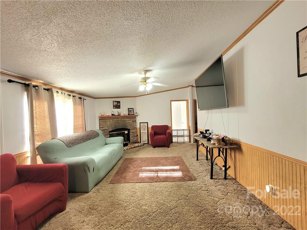 700 Vinearden Road Morganton, NC 28655 - Photo 4 of 14 Gallery Image 4