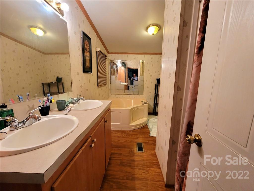 700 Vinearden Road Morganton, NC 28655 - Photo 9 of 14 Gallery Image 9