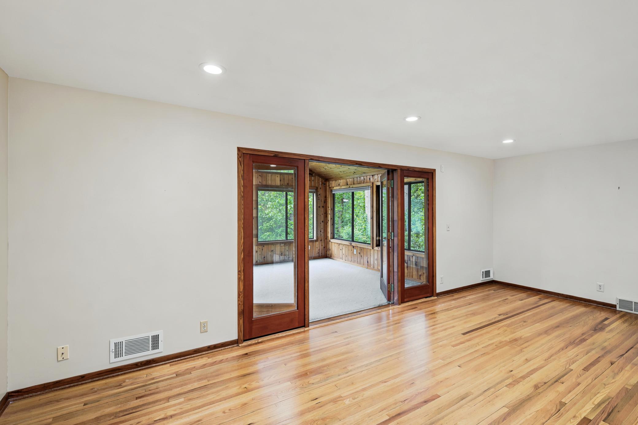 14137 Glenridge Road Minnetonka, MN 55345 - Photo 21 of 52