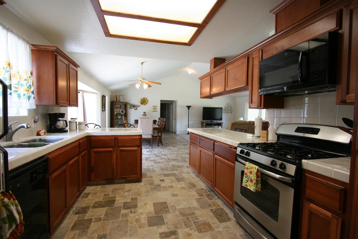 6225 Elwood Road Sanger, CA 93657 - Photo 29 of 64 Gallery Image 29