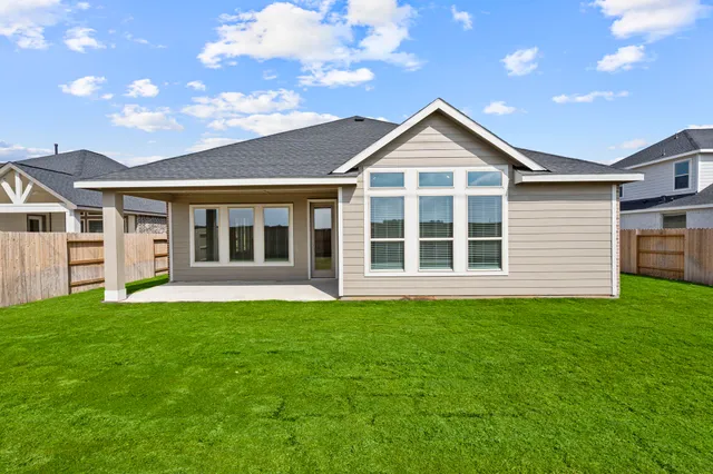 $375,000 | 616 Cross Timbers Trace, Hempstead, TX 77445