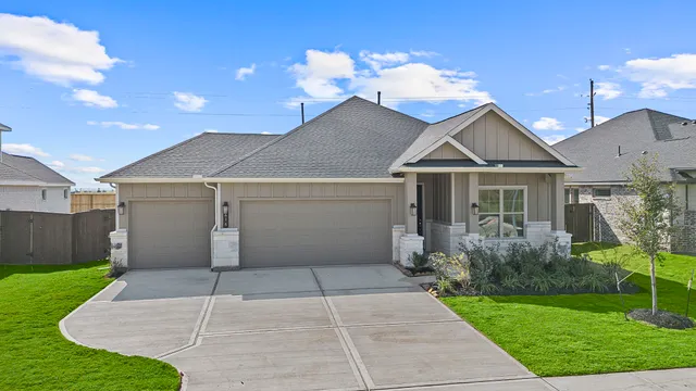 $375,000 | 616 Cross Timbers Trace, Hempstead, TX 77445