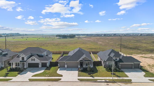 $375,000 | 616 Cross Timbers Trace, Hempstead, TX 77445