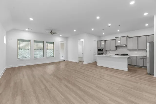 $375,000 | 616 Cross Timbers Trace, Hempstead, TX 77445