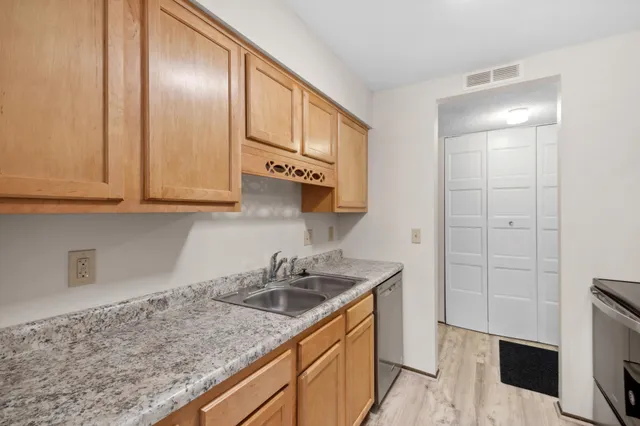 $185,000 | 450 Ford Road, Unit 225, St. Louis Park, MN 55426