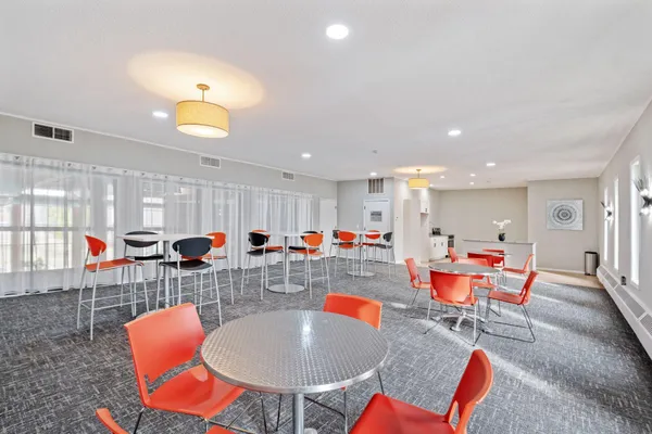 $185,000 | 450 Ford Road, Unit 225, St. Louis Park, MN 55426