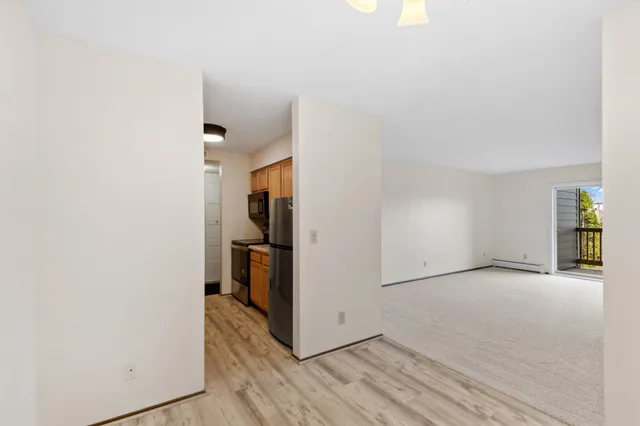 $185,000 | 450 Ford Road, Unit 225, St. Louis Park, MN 55426