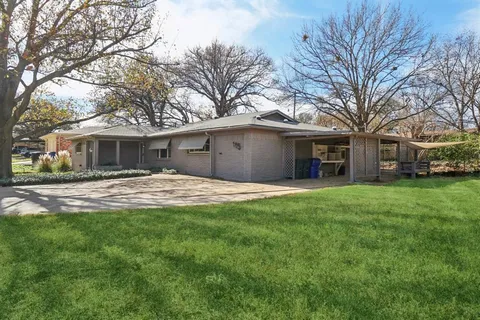 $300,000 | 115 North Wisteria Street, Mansfield, TX 76063