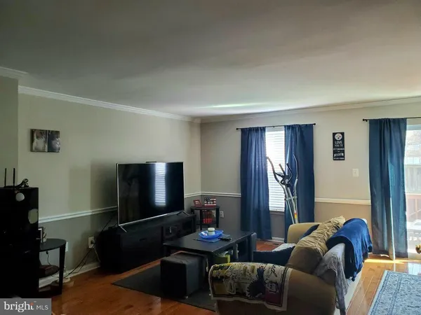 $2,150 | 1959 Fort Monroe Court, Dumfries, VA 22026