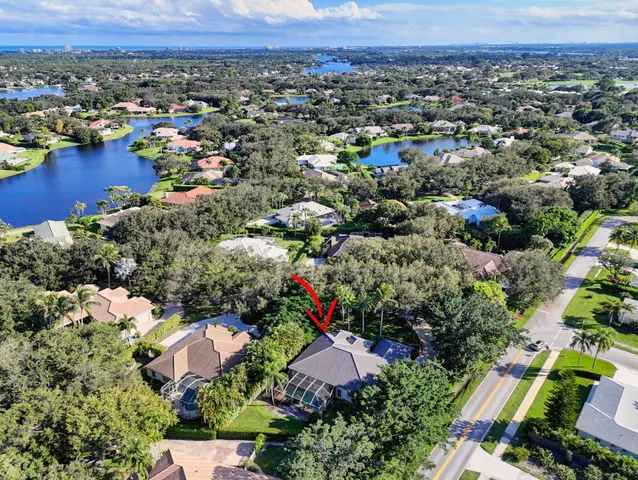 $1,395,000 | 9923 Southeast Oak Tree Terrace, Tequesta, FL 33469