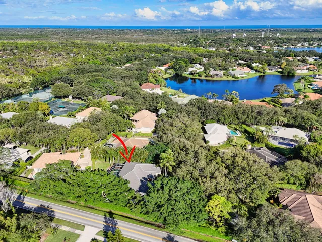 $1,395,000 | 9923 Southeast Oak Tree Terrace, Tequesta, FL 33469