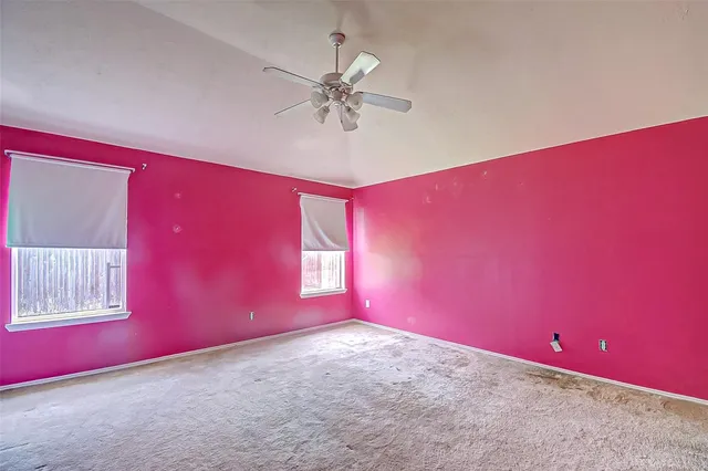 a view of empty room with window