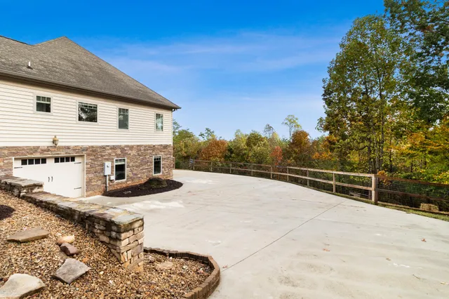 $1,399,000 | 549 Old Bacon Road Northeast, Charleston, TN 37310