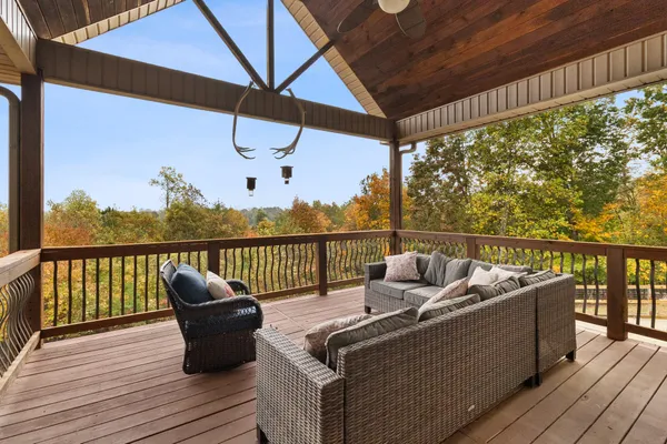 $1,294,000 | 549 Old Bacon Road Northeast, Charleston, TN 37310