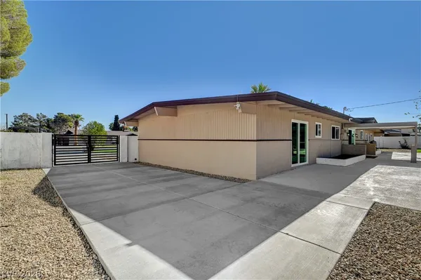 $3,500 | 1799 Valley Drive, Las Vegas, NV 89108