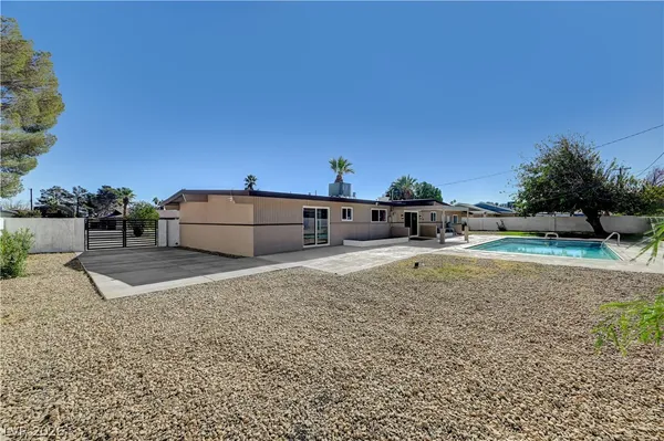 $3,500 | 1799 Valley Drive, Las Vegas, NV 89108