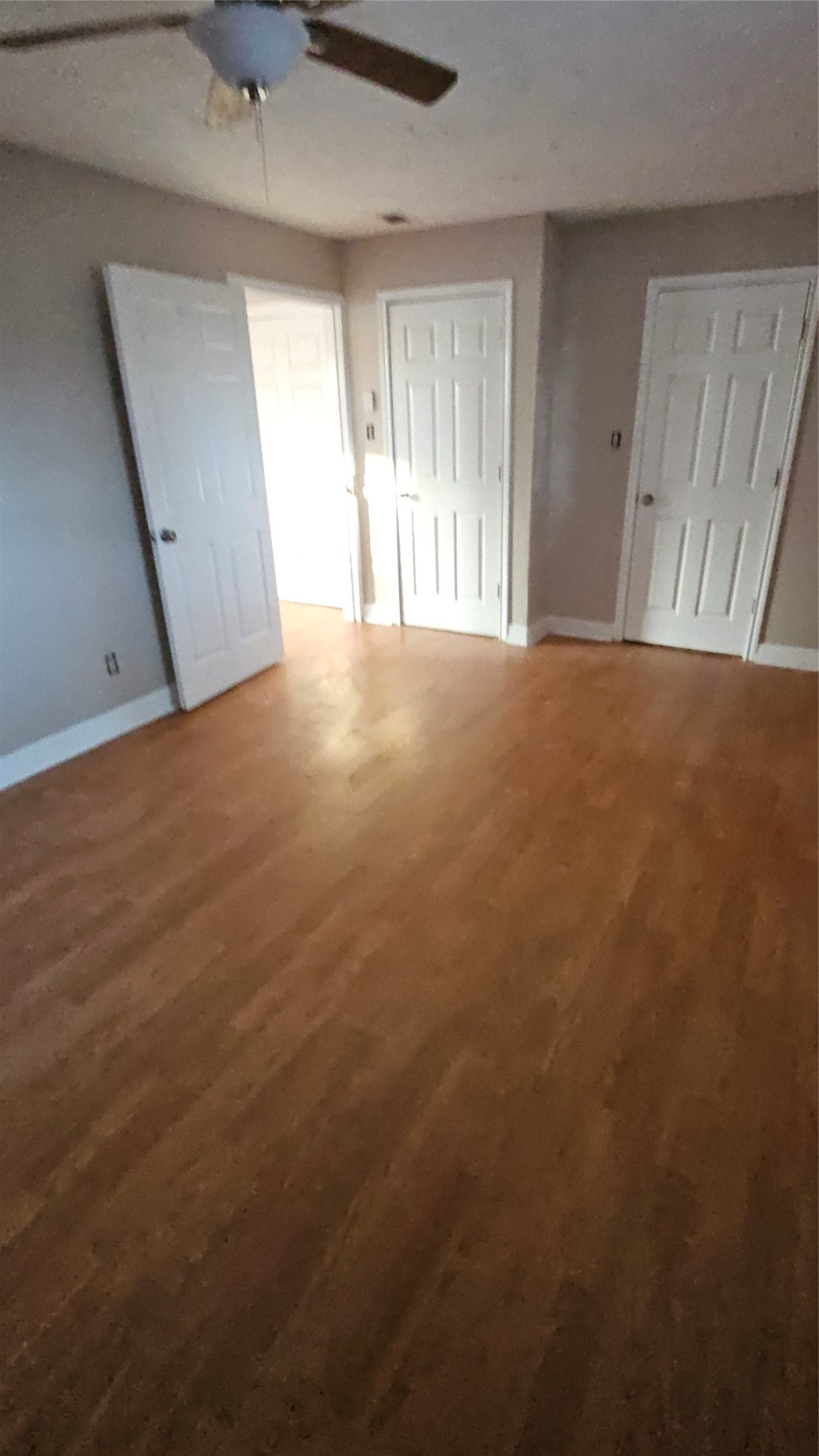 4714 Sharon Street Houston, TX 77020 - Photo 8 of 13 Master bedroom