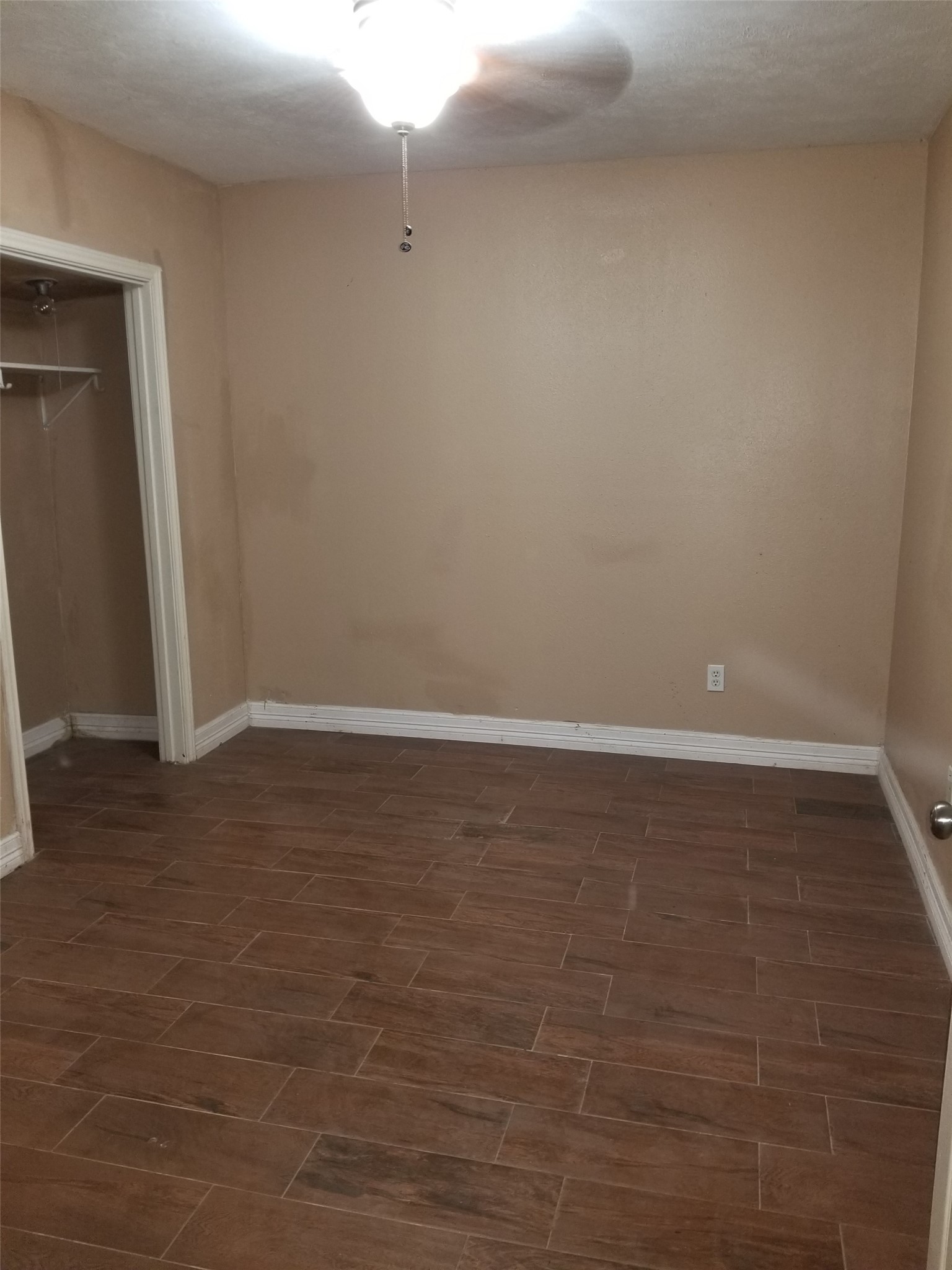 4714 Sharon Street Houston, TX 77020 - Photo 9 of 11 a view of a room
