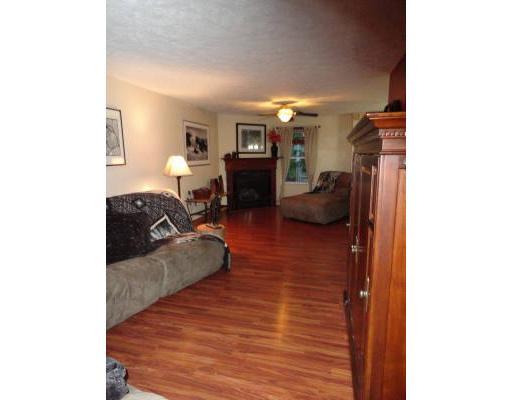 422 Blue Ridge Drive Coraopolis, PA 15108 - Photo 5 of 18 Family Room.