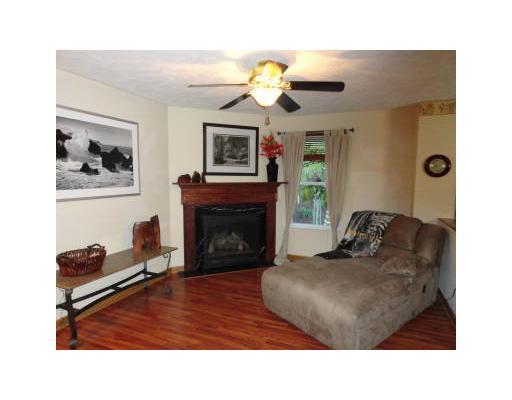 422 Blue Ridge Drive Coraopolis, PA 15108 - Photo 6 of 18 Family Room.