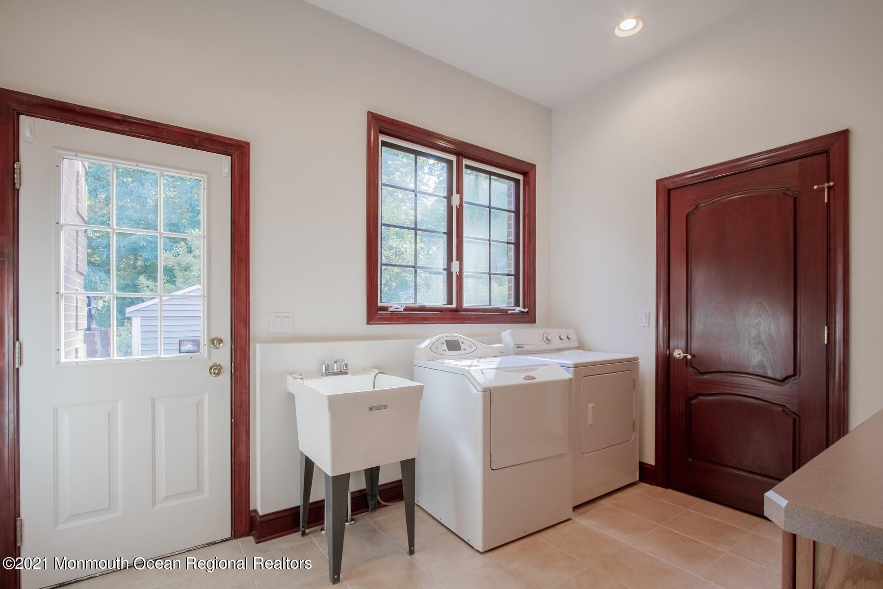 105 Stone Hill Road Colts Neck, NJ 07722 - Photo 21 of 45 IMG_9806-HDR